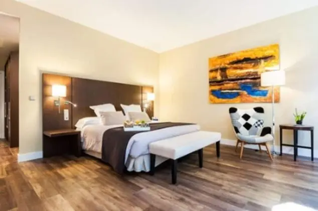 Deluxe Tek Büyük Yataklı Oda, 1 En Büyük (King) Boy Yatak, Sıcak Su Küveti, Bahçe Manzaralı