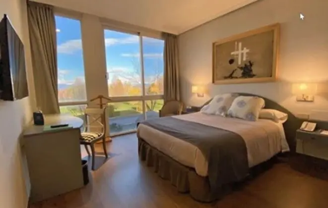 Deluxe Tek Büyük Yataklı Oda, 1 En Büyük (King) Boy Yatak, Sıcak Su Küveti, Bahçe Manzaralı