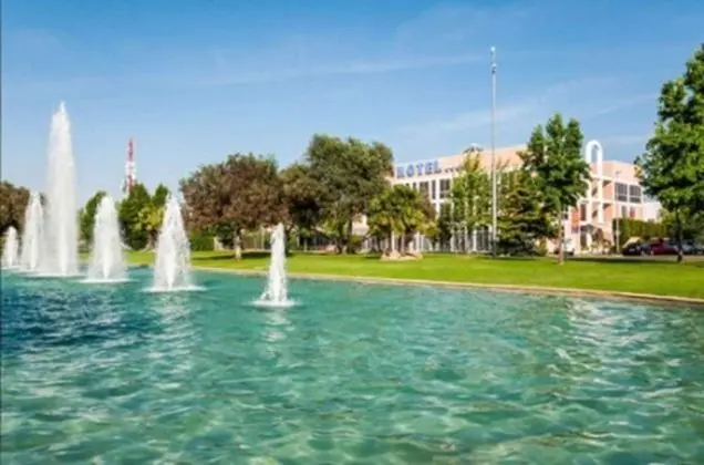 Deluxe Tek Büyük Yataklı Oda, 1 En Büyük (King) Boy Yatak, Sıcak Su Küveti, Bahçe Manzaralı