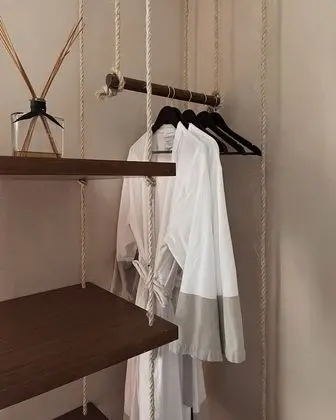 DELUXE ROOM WITH BATHTUB