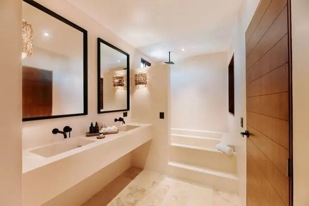 ONE BEDROOM SUITE
