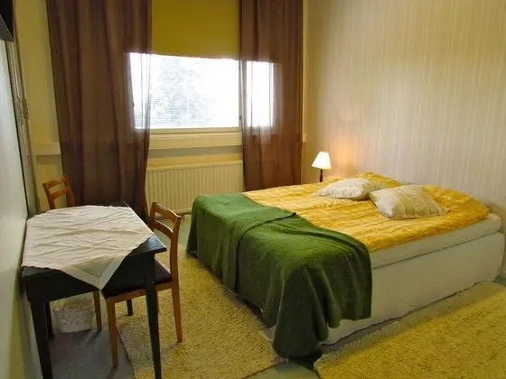 Tek Büyük veya İki Ayrı Yataklı Oda, Ortak Banyo
