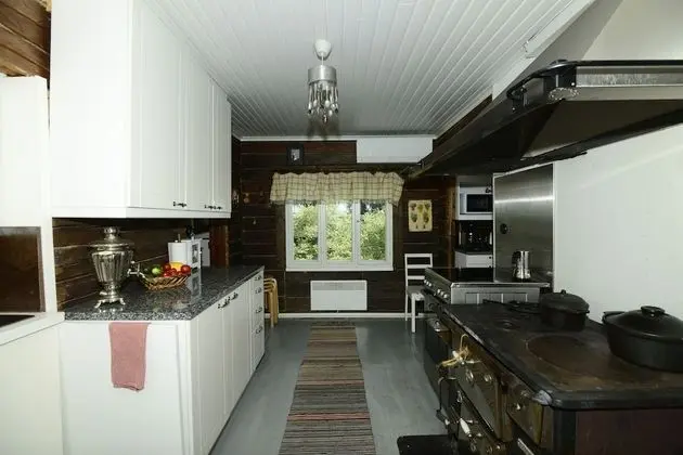 Kulübe, Ortak Banyo, Ek Bina (Summerroom, Shower in separate house)