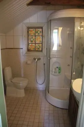 Dört Kişilik Oda, Özel Banyo (Tahtitaivas kammari)