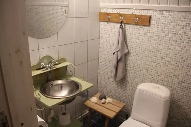 Tek Büyük Yataklı Oda, Ortak Banyo (Vennyn kammari)
