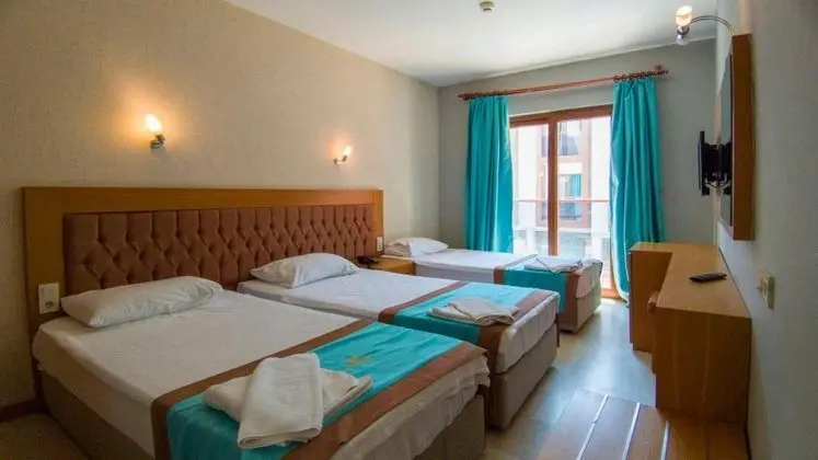 Standart Oda Balkonlu, Havuz Manzaralı, Balkonlu