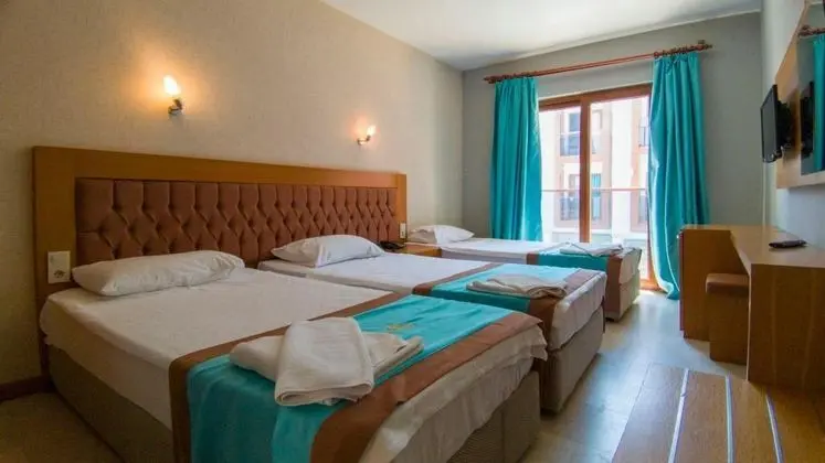 Standart Oda Balkonlu, Havuz Manzaralı, Balkonlu