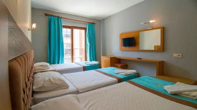 Standart Oda Balkonlu, Havuz Manzaralı, Balkonlu