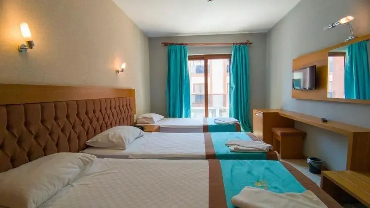 Standart Oda Balkonlu, Havuz Manzaralı, Balkonlu