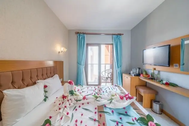 Standart Oda, Havuz Manzaralı