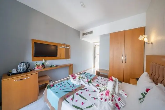 Standart Oda, Havuz Manzaralı