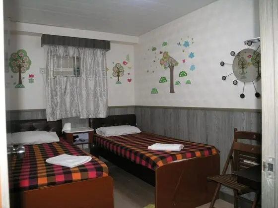 Twin Bed Room
