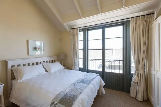 Majestic Apartment 3