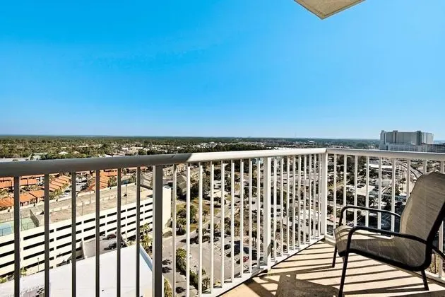 Daire (Majestic Beach Resort Tower II 1709 ()