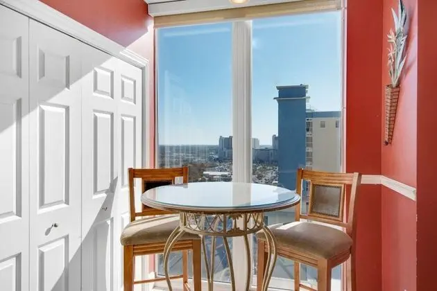 Daire (Majestic Beach Resort Tower II 1709 ()