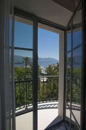 Tek Büyük veya İki Ayrı Yataklı Oda, Deniz Manzaralı