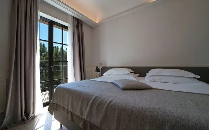 Tek Büyük veya İki Ayrı Yataklı Oda, Deniz Manzaralı