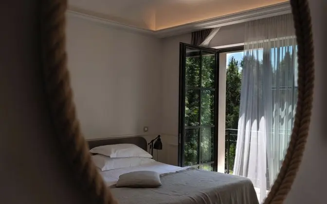 Tek Büyük veya İki Ayrı Yataklı Oda, Deniz Manzaralı