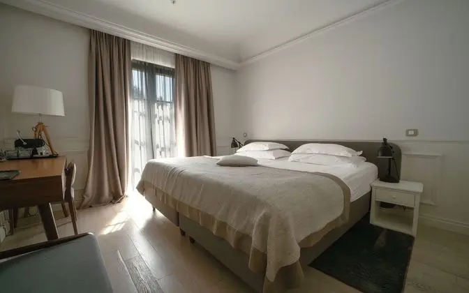 Tek Büyük veya İki Ayrı Yataklı Oda, Deniz Manzaralı
