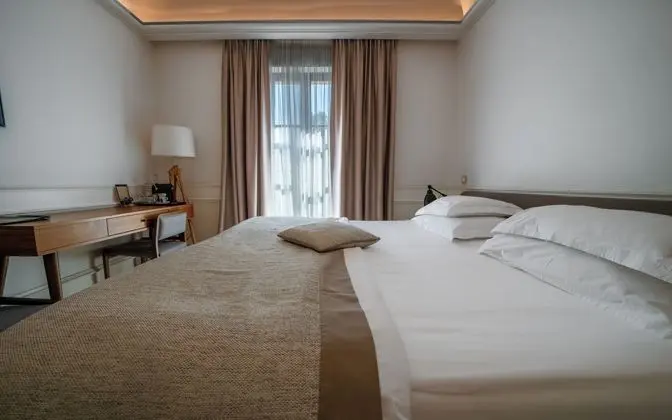 Tek Büyük veya İki Ayrı Yataklı Oda, Deniz Manzaralı