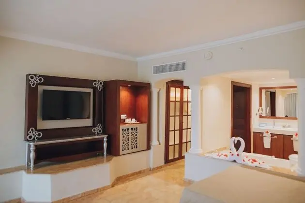 Junior Suite Ocean View with Indoor Jacuzzi