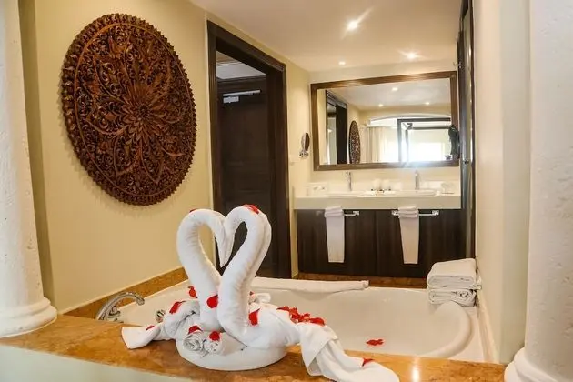 Junior Suite Ocean View with Indoor Jacuzzi