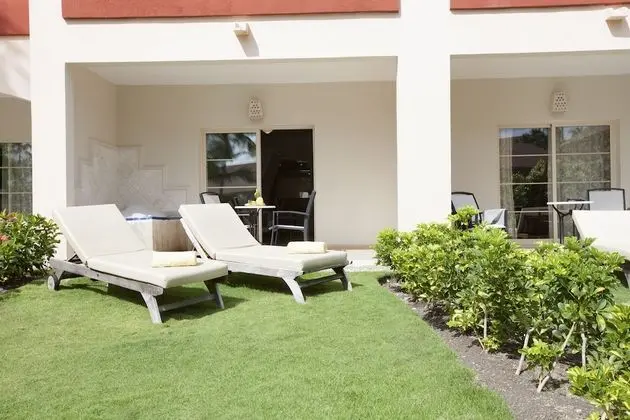 Majestic Junior Suite with Indoor and Outdoor Jacuzzi, Pool Access