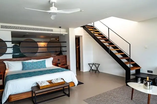 Elegance Club Plunge Pool Suite
