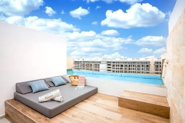Elegance Club Plunge Pool Suite