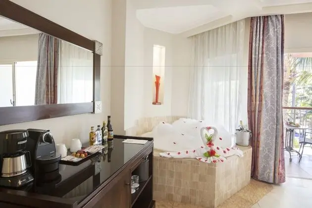 Elegance Club Junior Suite with Jacuzz - Adults Only