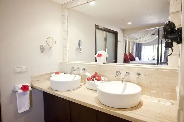 Elegance Club Swim Up Suite with Jacuzzi - Adults Only