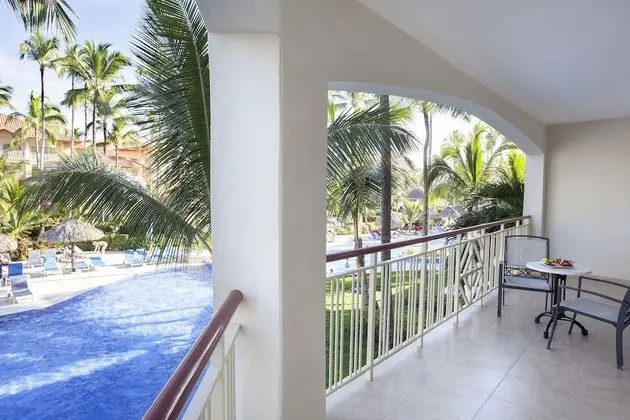 One Bedroom Suite with Jacuzzi