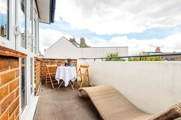 Family Ev (5 Bedrooms)