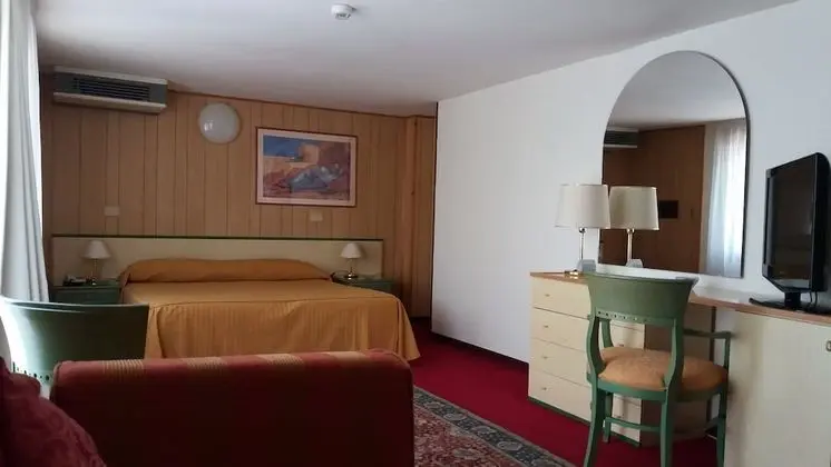 Junior Süit, Kısmi Deniz Manzaralı