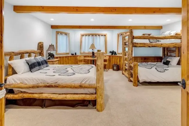 Ev, Birden Çok Yatak (Majestic Lodge Retreat Amenities & Vi)