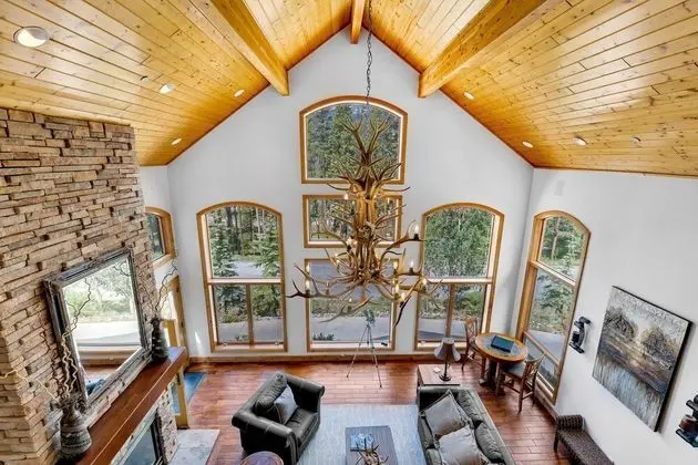 Ev, Birden Çok Yatak (Majestic Lodge Retreat Amenities & Vi)