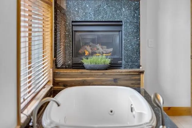 Ev, Birden Çok Yatak (Majestic Lodge Retreat Amenities & Vi)