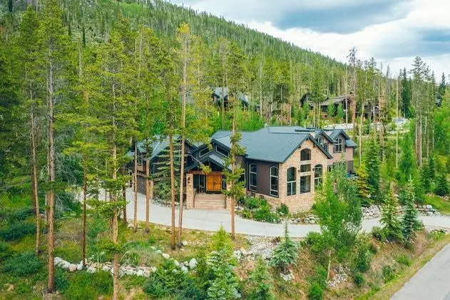 Ev, Birden Çok Yatak (Majestic Lodge Retreat Amenities & Vi)