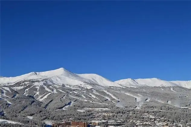 Ev, Birden Çok Yatak (Majestic Lodge Retreat Amenities & Vi)