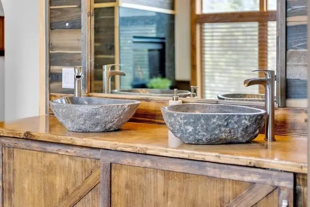 Ev, Birden Çok Yatak (Majestic Lodge Retreat Amenities & Vi)