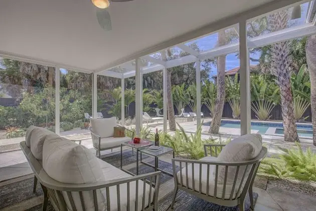 Ev (Majestic Mid-Century Modern Pool Home)