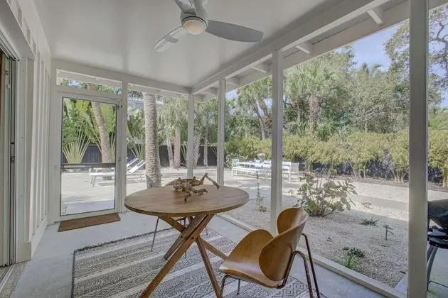 Ev (Majestic Mid-Century Modern Pool Home)