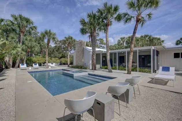 Ev (Majestic Mid-Century Modern Pool Home)