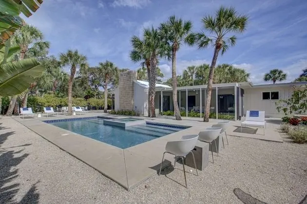 Ev (Majestic Mid-Century Modern Pool Home)
