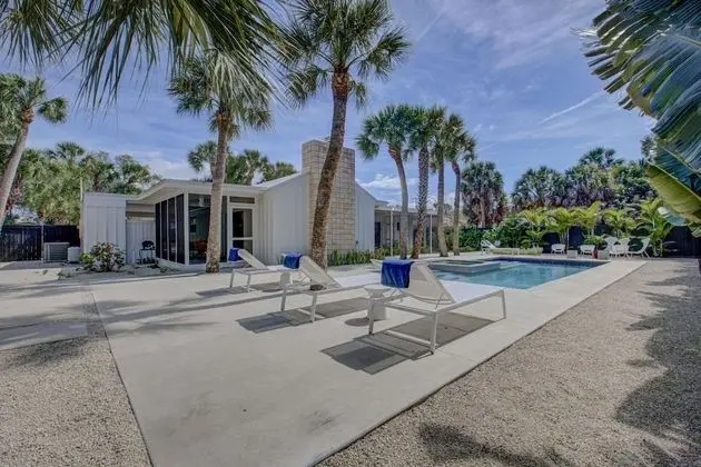 Ev (Majestic Mid-Century Modern Pool Home)