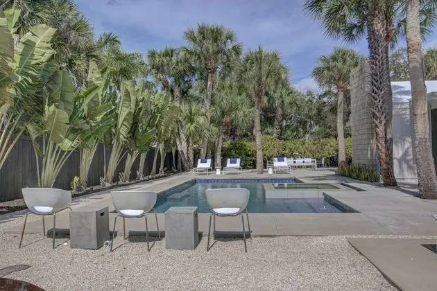 Ev (Majestic Mid-Century Modern Pool Home)