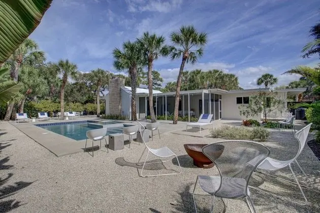 Ev (Majestic Mid-Century Modern Pool Home)