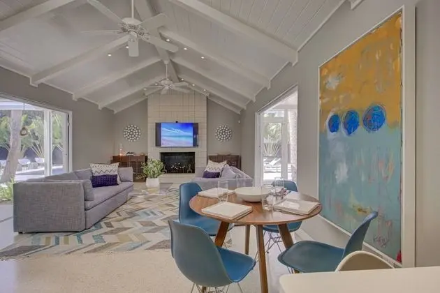 Ev (Majestic Mid-Century Modern Pool Home)