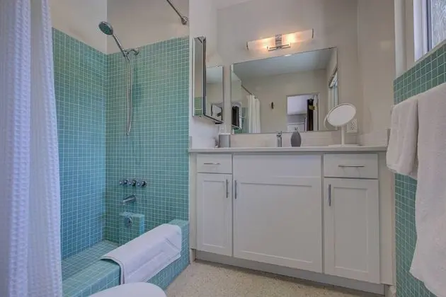 Ev (Majestic Mid-Century Modern Pool Home)