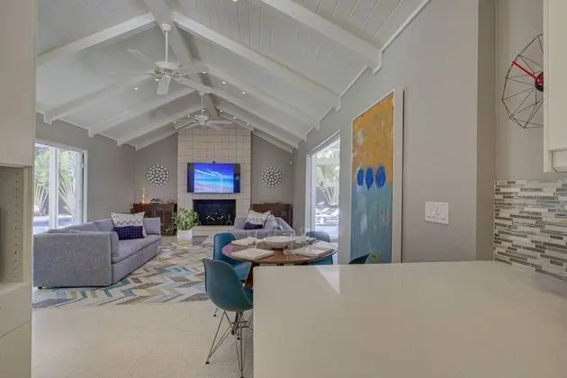Ev (Majestic Mid-Century Modern Pool Home)